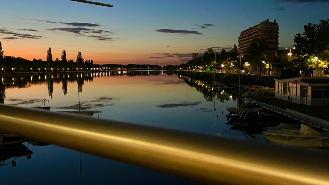 Le Vichy Centre, Spacieux Et Cosy T2 Avec Vue, Au Calme Luaran gambar